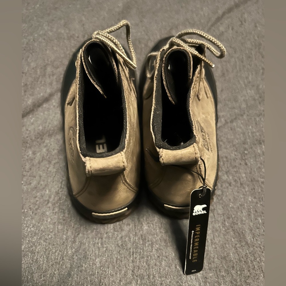 NWT Sorel Women's Out and About Plus Ankle Boots (9) - Picture 3 of 6